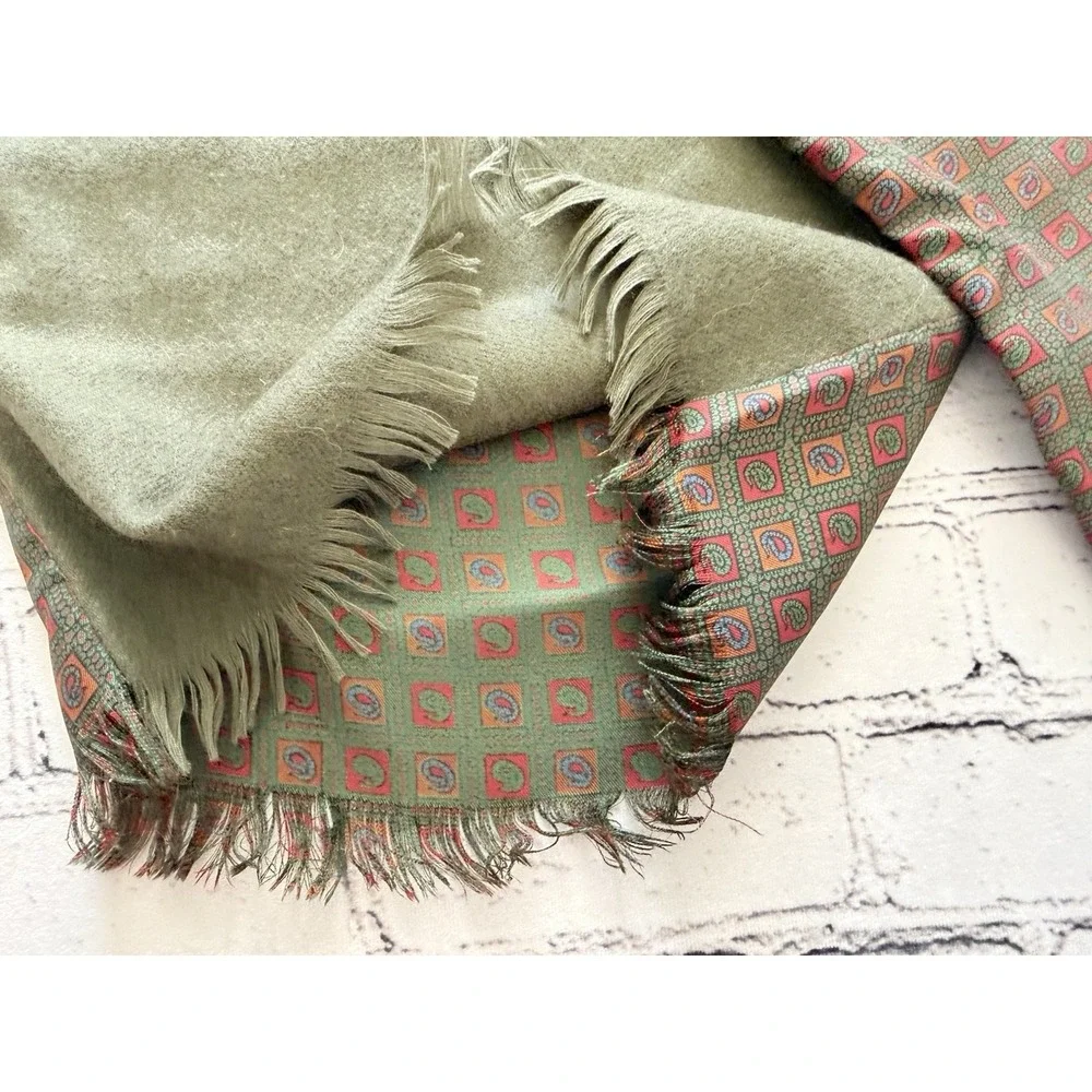 Vtg Scarf Two Sided Reversible Silk Wool Green Paisley Fringe Unisex 50